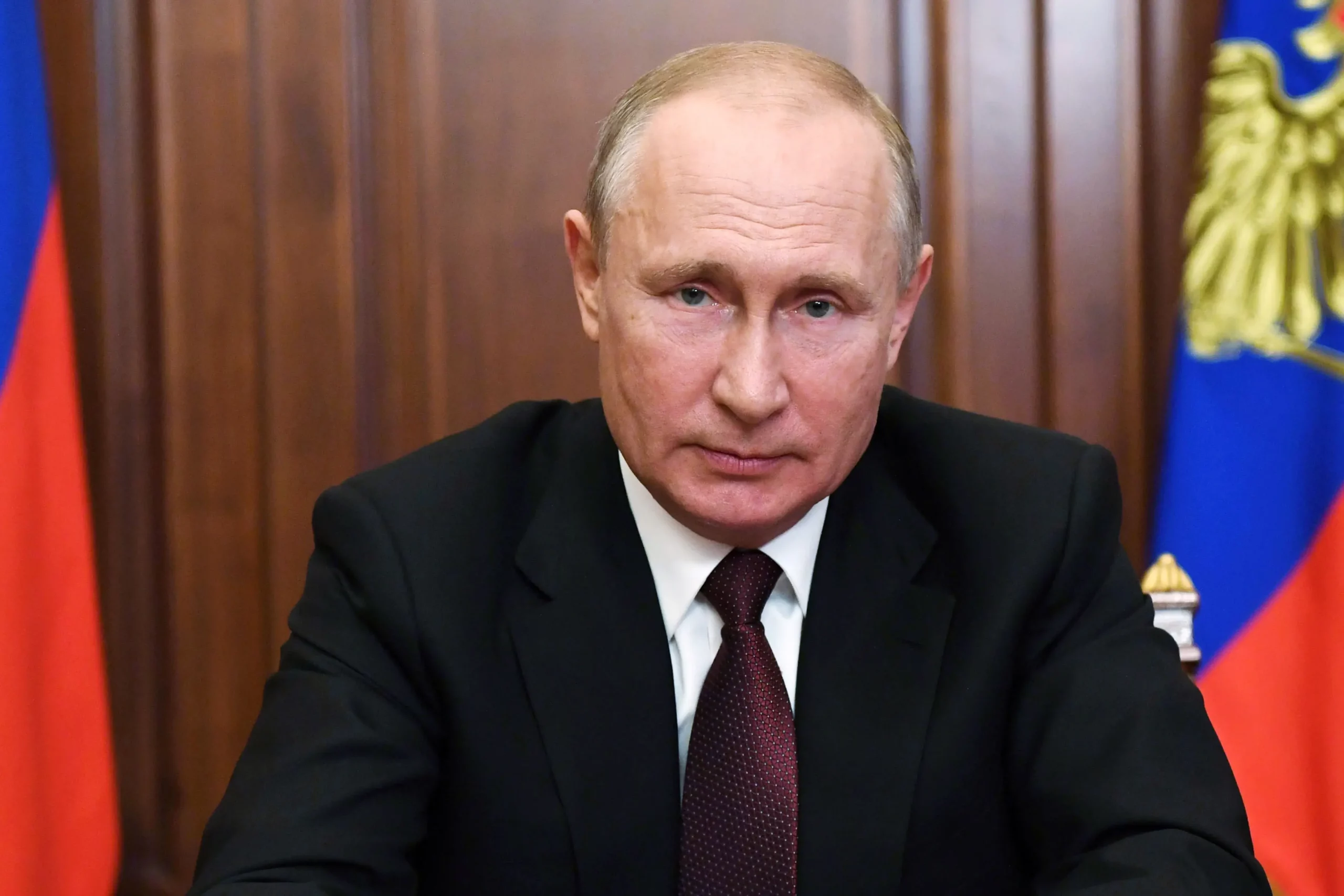 Путин поручил заняться популяризацией героев российской истории и фольклора
