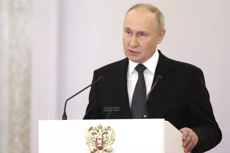 Путин вручил медали “Золотая Звезда” Героям России